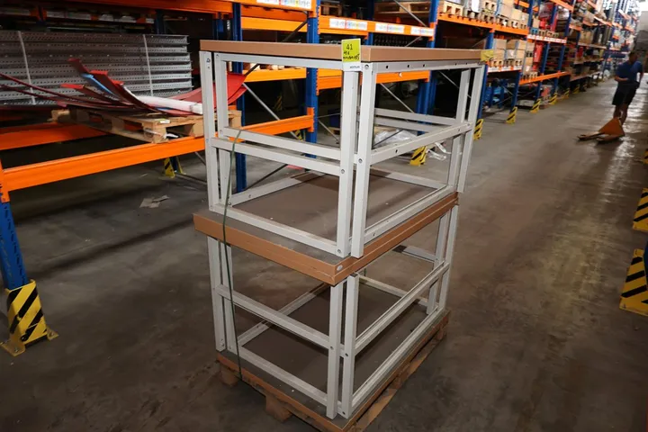 4 x Arbeitstische Tischmaß: 120 x 80 x 75 cm